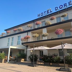 Hotel Dore